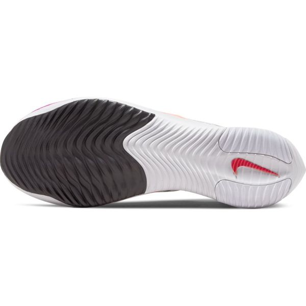 ZoomX StreakFly
